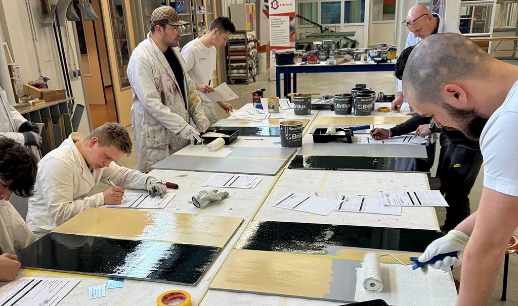 Module biobased verven duurzaam Schldersvakopleiding 2024 praktijk_1024x606.jpg